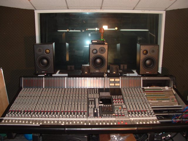 phoca_thumb_l_blueman theater surround mix.jpg